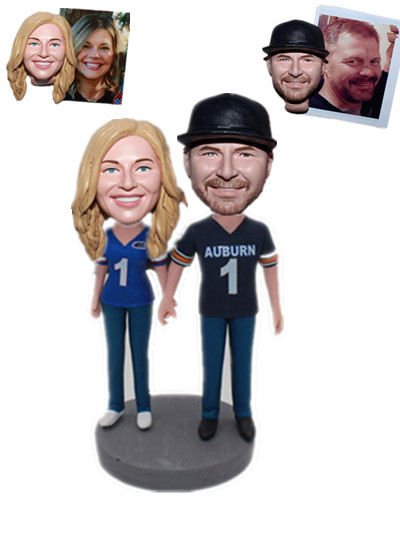 custom bobblehead couple hands in hands